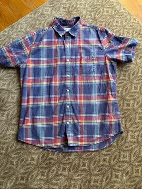 GAP Men’s Short-Sleeve Plaid Button-Down Shirt - Blue & Red